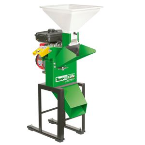 Triturador Forrageiro Trapp TRF-80G com motor à Gasolina 7HP e Peneiras